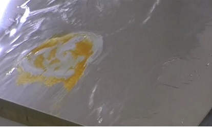 左側は汚れが残っている